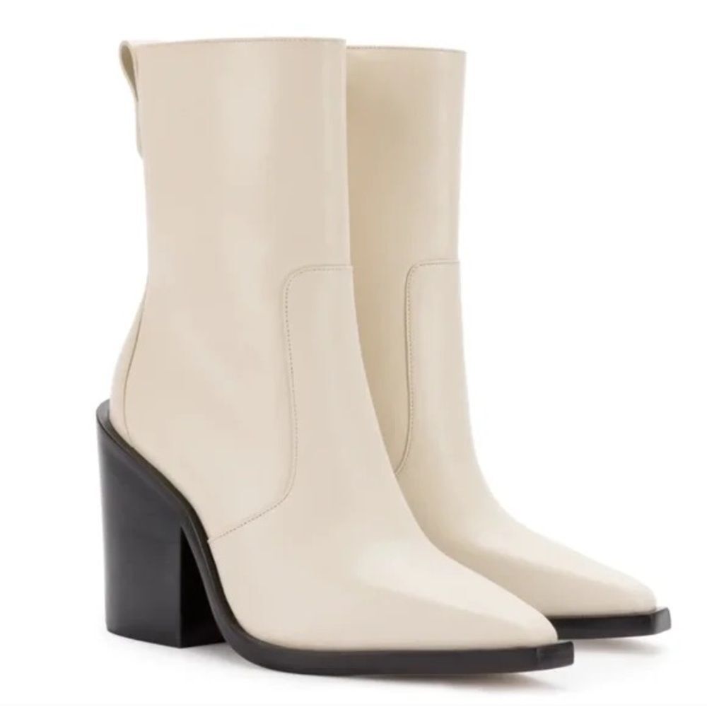 NEW Larroude Ivory Leather James Boot 7.5
